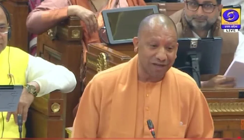 Yogi Adityanath का सदन में बयान: ‘हर कोई शंकराचार्य नहीं हो सकता’, Avimukteshwaranand Saraswati विवाद पर रखी स्पष्ट राय