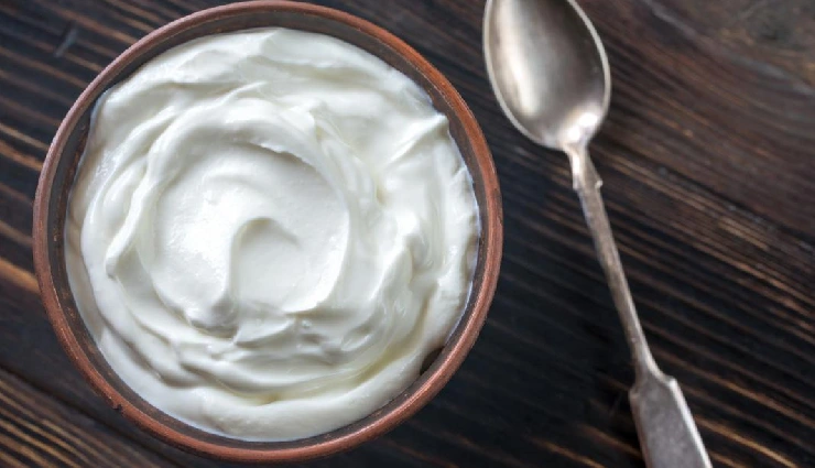 10 DIY Ways To Use Yogurt for Skin and Hair
