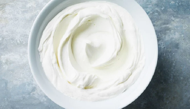 10 DIY Ways To Use Yogurt for Skin and Hair