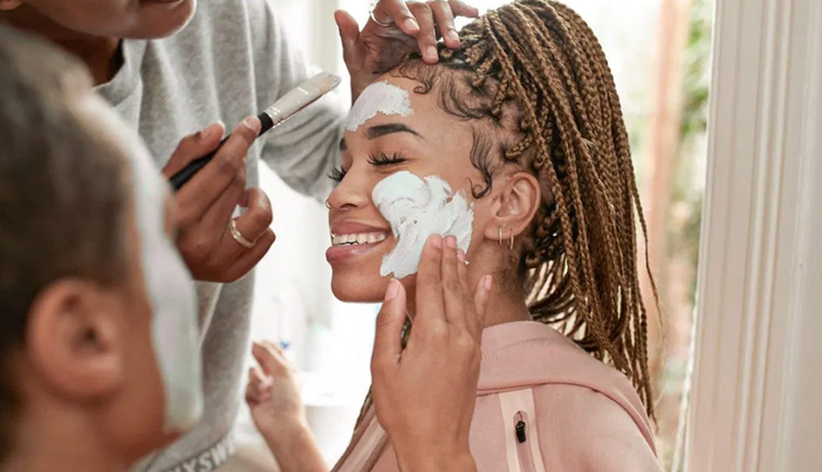 5 DIY Yogurt Face Mask for Bright Looking Skin