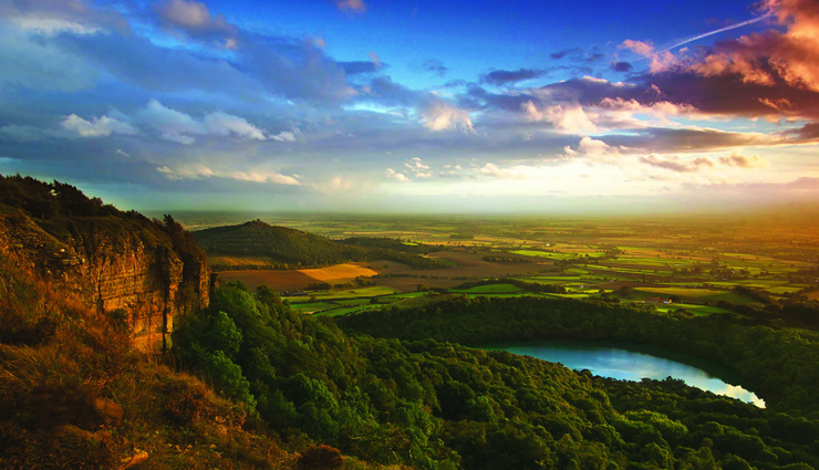 yorkshire,travel destinations in yorkshire,places to visit in yorkshire,ancient churches and abbeys,national parks,museums and arts scene,other natural beauty,delicious food