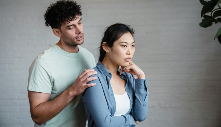 signs your relationship is holding you back,relationship holding you back from growth,is your relationship hindering your progress,toxic relationship signs,unhealthy relationship signs,when a relationship holds you back,emotional growth in relationships,relationship and personal growth issues,overcoming relationship obstacles,signs of a controlling relationship,impact of unhealthy relationship on personal life,relationship preventing success,relationship stagnation signs,how a relationship affects your future