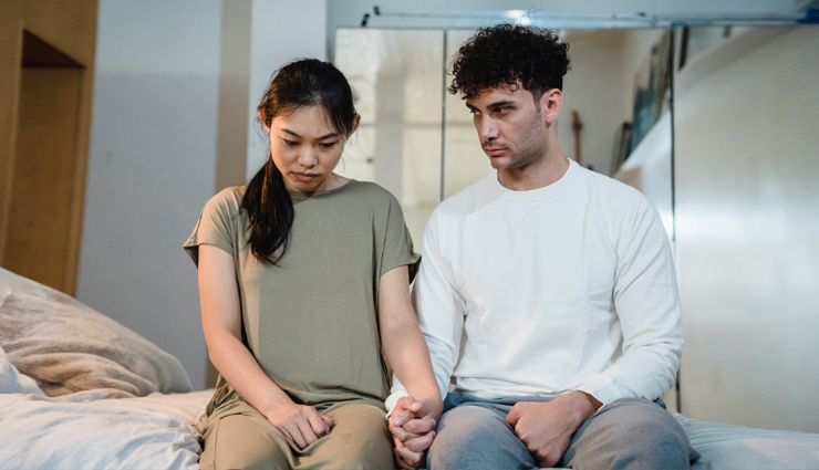 signs your relationship is holding you back,relationship holding you back from growth,is your relationship hindering your progress,toxic relationship signs,unhealthy relationship signs,when a relationship holds you back,emotional growth in relationships,relationship and personal growth issues,overcoming relationship obstacles,signs of a controlling relationship,impact of unhealthy relationship on personal life,relationship preventing success,relationship stagnation signs,how a relationship affects your future