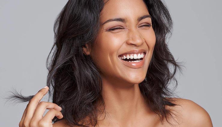 सुंदर और जवां त्‍वचा पाने के लिए आजमाए घर में मौजूद ये 8 चीजें, थम जाएगी उम्र 