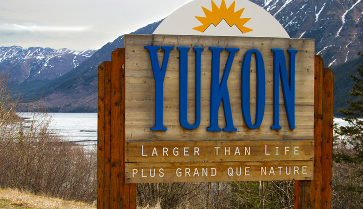 places with 24-hour sunlight,locations with midnight sun,sun never sets destinations,countries with polar day,24-hour daylight locations,midnight sun phenomenon,sun never sets places