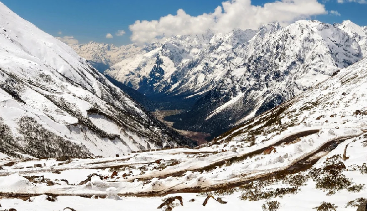 summer snow destinations in india,snowfall in india during summers,experience snow in summer in india,summer snow destinations to visit,indias summer snowfall spots,snow-capped landscapes in summer,best places for summer snow in india,witness snow during indian summers,indias summer snow destinations,enchanting summer snow experiences