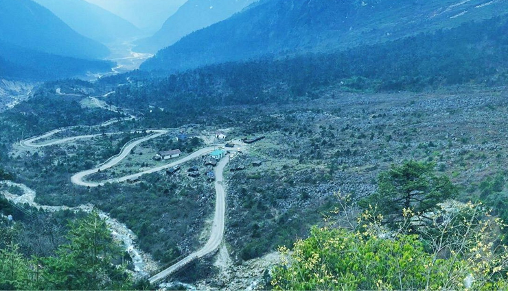 beautiful spots in sikkim,must-visit places in sikkim,top attractions in sikkim,best places to explore in sikkim,sikkim travel guide,sikkim sightseeing,sikkim tourism highlights,sikkim natural beauty,sikkim adventure spots,sikkim scenic destinations