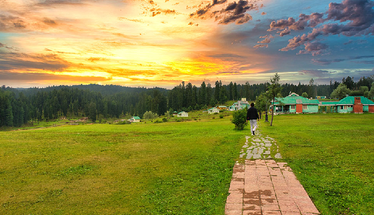 hill stations in jammu and kashmir,beautiful hill stations in india,best places to visit in jammu and kashmir,scenic destinations in the himalayas,adventure travel in jammu and kashmir,cultural immersion in kashmiri villages,outdoor activities in the himalayan region,serene retreats in jammu and kashmir,offbeat destinations in india,nature photography in jammu and kashmir