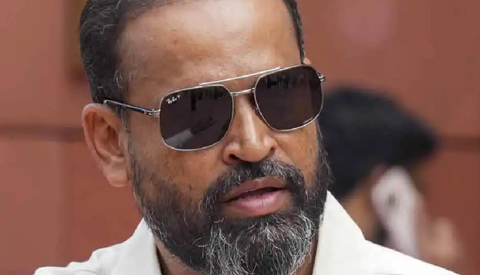 'मस्जिदों से लाउडस्पीकर हटाने की कार्रवाई रोकी जाए', युसूफ पठान समेत तीन सांसदों ने अमित शाह से की हस्तक्षेप की मांग