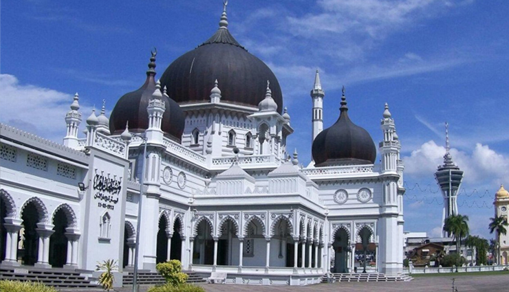 most beautiful mosques to visit,stunning mosques around the world,exquisite places of worship: beautiful mosques,must-see mosques with breathtaking beauty,visiting the world most gorgeous mosques,exploring the beauty of iconic mosques,traveling to stunning mosques worldwide,mesmerizing architectural wonders: beautiful mosques,touring the world most picturesque mosques,mosque tourism: experiencing beauty in places of worship