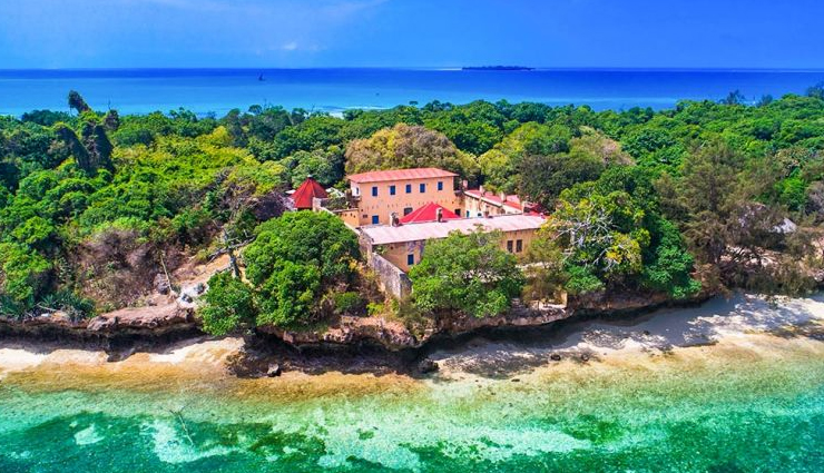 zanzibar,things to do in zanzibar,promised land,watch the sunset,prison island,dolphin,bike along the coast,night market