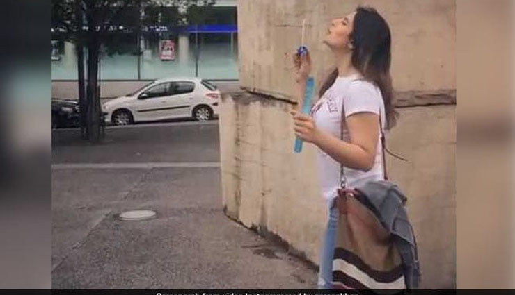 व्हाइट टॉप और ब्लू जींस में जरीन खान ने सड़कों पर यूं बनाए बबल्स, वीडियो हुआ वायरल