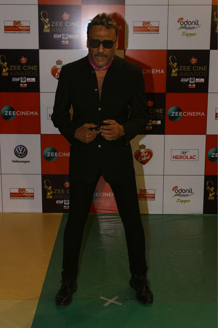 PHOTOS - बॉलीवुड से लेकर टीवी सितारों ने बनाया Zee Cine Awards की शाम को और रंगीन bollywood,zee cine awards,tv celebrities,photos,entertainment,bollywood gossips