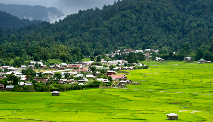 april travel destinations,offbeat places in india,best hill stations to visit in april,peaceful travel spots,hidden gems in india,less crowded tourist places,summer vacation destinations