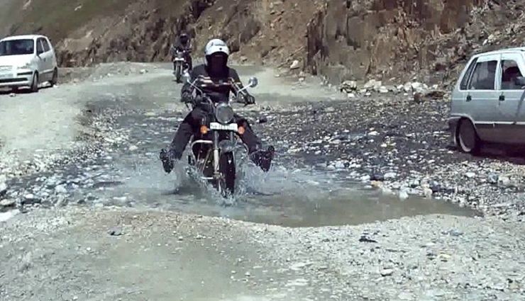 travel places,indian places,dangerous indian road