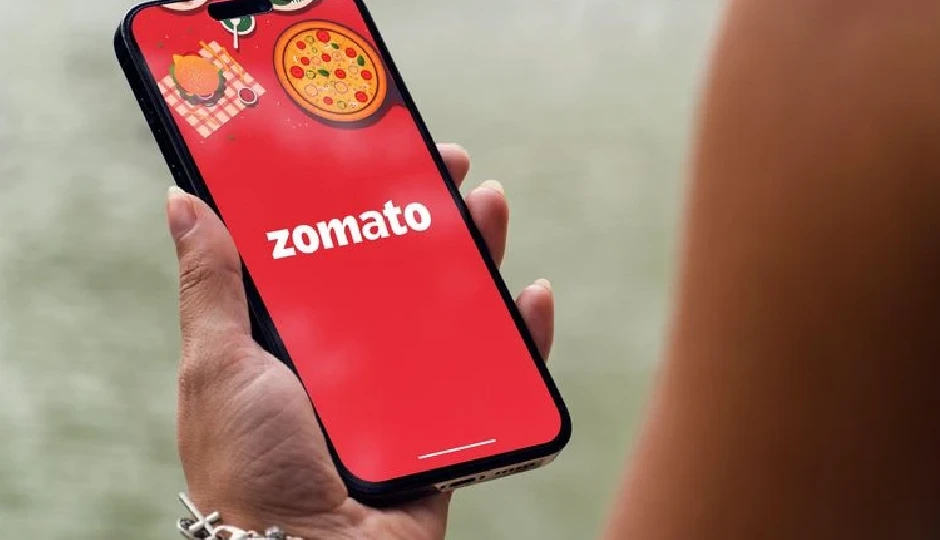 Zomato से खाना मंगवाना पड़ेगा महंगा, प्लेटफॉर्म फीस में कंपनी ने किया बड़ा इजाफा