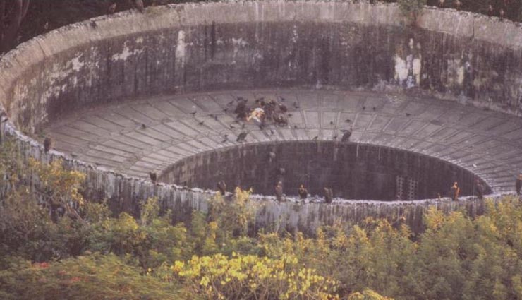 shocking death rituals from the world,endocannibalism,ritual finger amputation,funeral strippers,zoroastrian funeral,tower of silence,maasai leave remains to predators