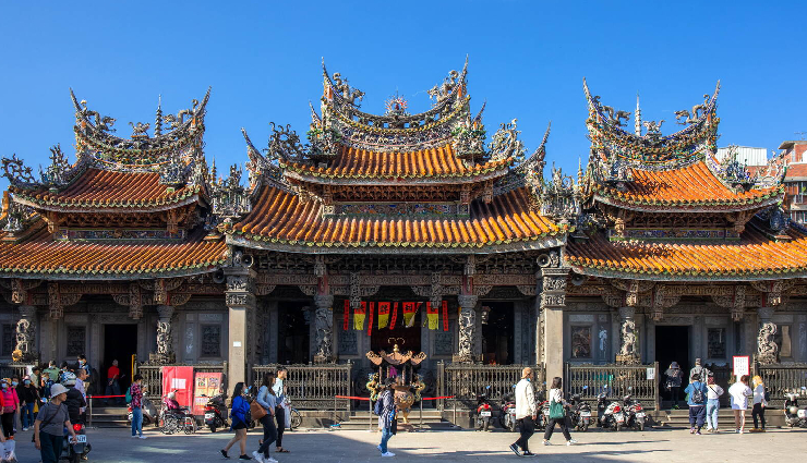 taiwan vacation attractions,taipei 101 observation deck,beitou hot springs,rainbow village nantun,taroko gorge hiking trails,sun moon lake leisure activities,yandmingshan national park,xinshe sea of flowers taichung,lin family mansion and garden,zushi temple architecture,wusheng night market shopping and dining,taiwanese tourist destinations,taiwan sightseeing spots,must-visit places in taiwan,cultural attractions in taiwan