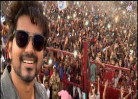 நடிகர் விஜய் எடுத்த செல்ஃபி அடித்த செம சாதனை