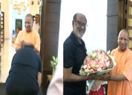 உ.பி.முதல்வர் காலில் விழுந்ததால் எழுந்த சர்ச்சைக்கு முற்றுப்புள்ளி வைத்த நடிகர் ரஜினிகாந்த்