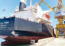 வெளிநாட்டில் இருந்து 45 ஆயிரம் டன் யூரியா தூத்துக்குடி வந்தது