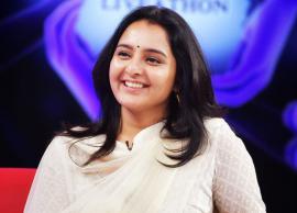 வீணை வாசிக்கும் நடிகை மஞ்சுவாரியார்... சூப்பர் சேச்சி என்று பாராட்டிய கீர்த்தி சுரேஷ்