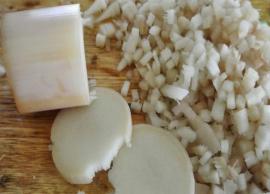 ஆரோக்கியத்தை உயர்த்தும் வாழைத்தண்டு பச்சைப்பயறு சாலட்