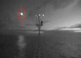 அடிவானத்தில் சிதறும் விண்கல்லை அழகாக படம் பிடித்த ஆராய்ச்சி கப்பல்