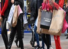 வார இறுதியில் கடைகளுக்கு வருகை தரும் நுகர்வோரின் எண்ணிக்கை அதிகரிப்பு