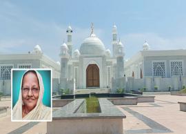 மறைந்த தாயின் நினைவாக தாஜ்மஹால் போன்ற நினைவிடம் கட்டிய மகன்