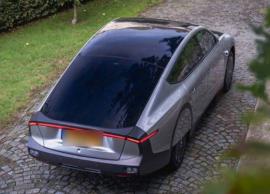 முழுமையாக சார்ஜ் செய்யப்பட்டால், 388 மைல் தூரம் வரை பயணிக்கலாம்