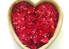 கரு வளையத்தை போக்க ரோஜா இதழ் பேக்!!!