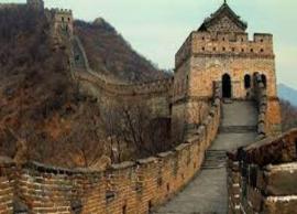 பனிப்பொழிவில் அழகாக காட்சியளிக்கும் சீனப்பெருஞ்சுவர்