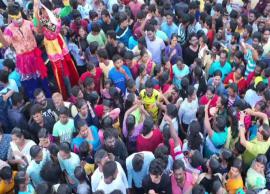 ஆட்டம் பாட்டமாக களைக்கட்டிய ஹேப்பி ஸ்ட்ரீட் நிகழ்ச்சி