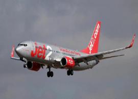 பறந்து கொண்டிருந்த விமானத்தில் ஏற்பட்ட பரபரப்பு... மயங்கி விழுந்த விமானி