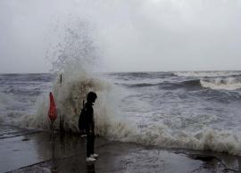 பிபர்ஜாய் புயல் முன்னெச்சரிக்கை நடவடிக்கை: 30 ஆயிரம் பேர் வெளியேற்றப்பட்டனர்