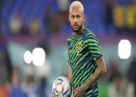 கர்ப்பிணி காதலியை ஏமாற்றியதற்கு பகிரங்க மன்னிப்புக் கேட்ட கால்பந்து வீரர் நெய்மர்