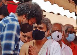 பாடகர் எஸ்.பி.பி., உடலுக்கு நேரில் வந்து அஞ்சலி செலுத்திய நடிகர் விஜய்