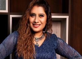 நடுரோட்டில் டான்ஸ் ஆடிய விஜய் டிவி பிரியங்கா வீடியோ வைரல்