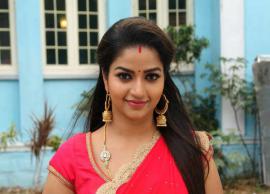 மது கோப்பையுடன் புகைப்படம் வெளியிட்ட சின்னத்திரை நடிகை நித்யாராம்