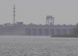 கக்கோவா அணை உடைப்பால் ஏற்பட்ட வெள்ளப்பெருக்கில் அடித்து செல்லப்பட்ட கண்ணி வெடிகள்