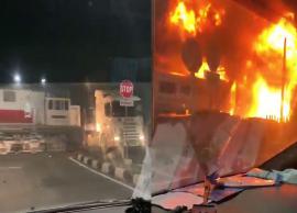 இந்தோனேசியாவில் டிரக் மீது ரயில் மோதி விபத்து