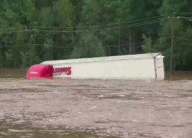 கனடாவில் கனமழையால் சாலைகளில் சீறி பாயும் வெள்ளம்