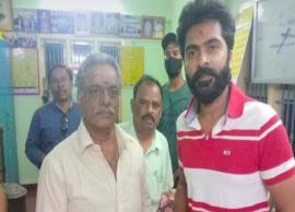 கோட்டை மாரியம்மன் கோயிலுக்கு சென்று வழிபாடு செய்த நடிகர் சிம்பு
