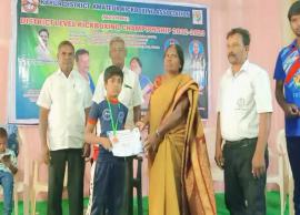 கரூரில் மாவட்ட அளவிலான கிக் பாக்ஸிங் சாம்பியன்ஷிப் போட்டி