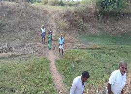 சரியாக தூர்வாரததால் விளைநிலங்களில் மழைநீர் புகும் அபாயம்… விவசாயிகள் குற்றச்சாட்டு