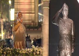 டெல்லி இந்தியா கேட் அருகே பிரமாண்ட நேதாஜி சிலை திறப்பு