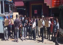 வருமான வரிமுறைக்கு எதிராக தபால் நிலைய ஊழியர்கள் ஆர்ப்பாட்டம்