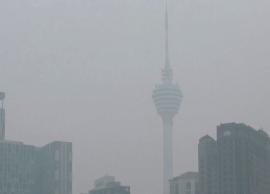 மலேசியா, சிங்கப்பூரில் புகை: வீடுகளிலேயே முடங்கிய மக்கள்