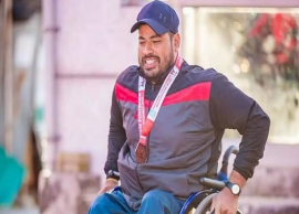 100 நாள் வேலைத்திட்டத்தின்கீழ் வேலை செய்யும் மாற்றுத்திறனாளி கிரிக்கெட் வீரர்